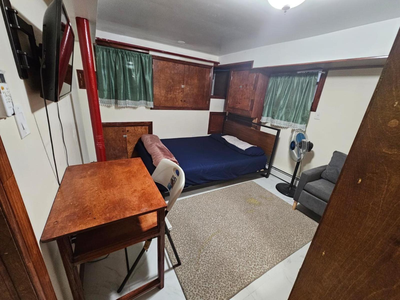 Apartment Mukbul & Nesa Llc